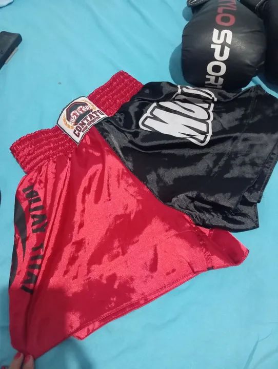 Shorts de Muay Thai Vermelho com luvas - Foto 3