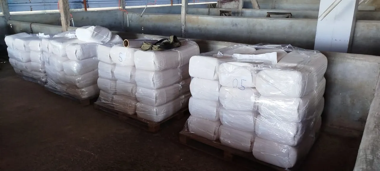 Fábrica de grão úmido e silagens em geral.