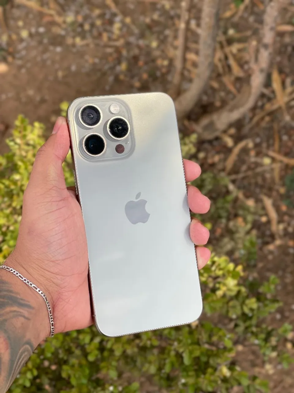 IPHONE 15 Pro Max 512 Gb PRATA impecável.