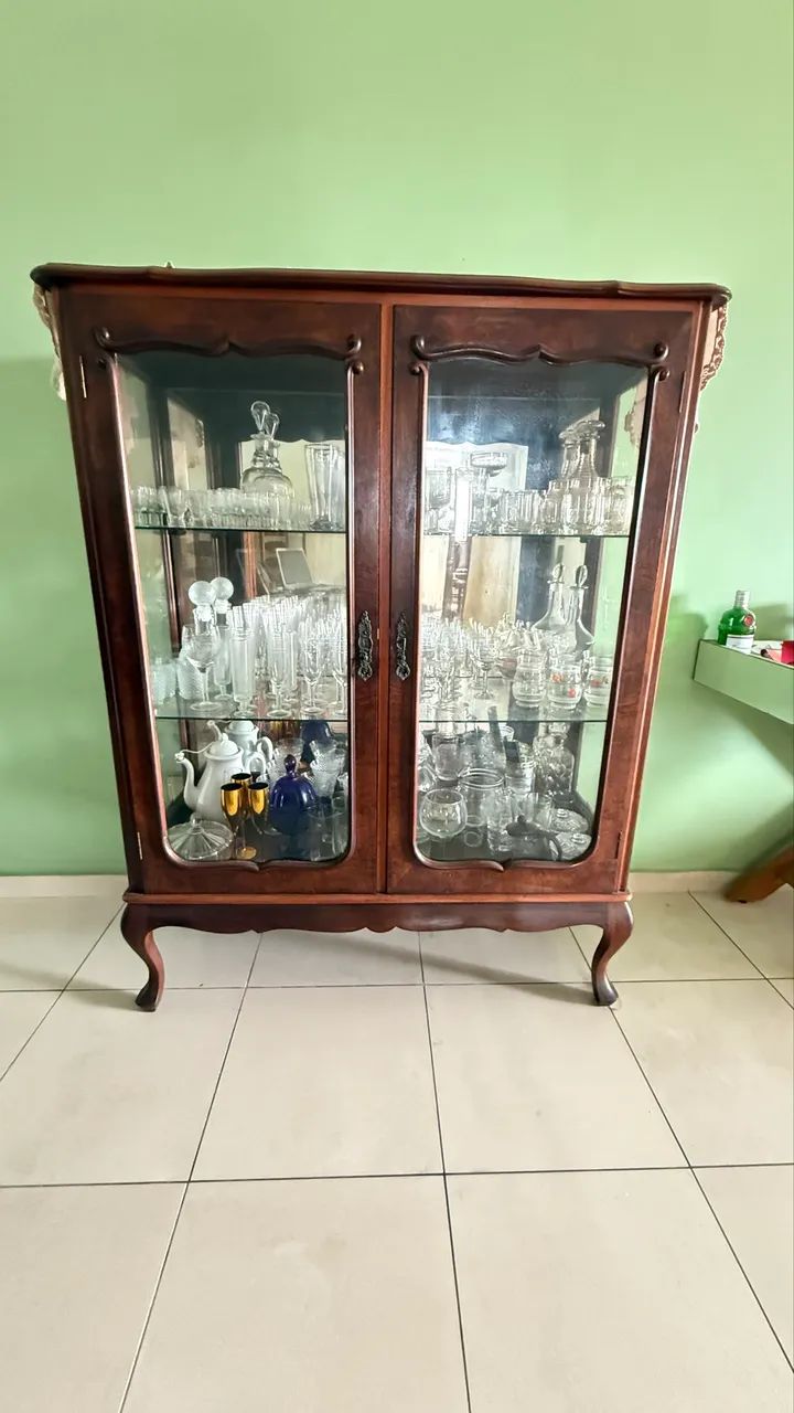 Cristaleira Antiga 
