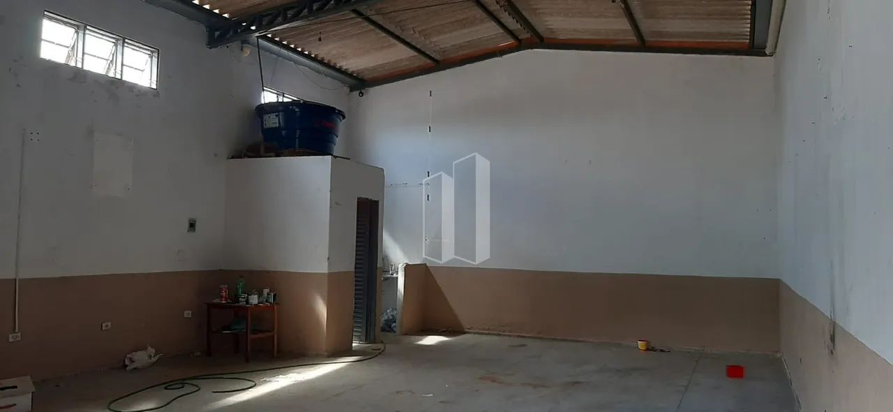 Galpão comercial com mais dois imóveis no lote no Residencial Santa Fé - Foto 3