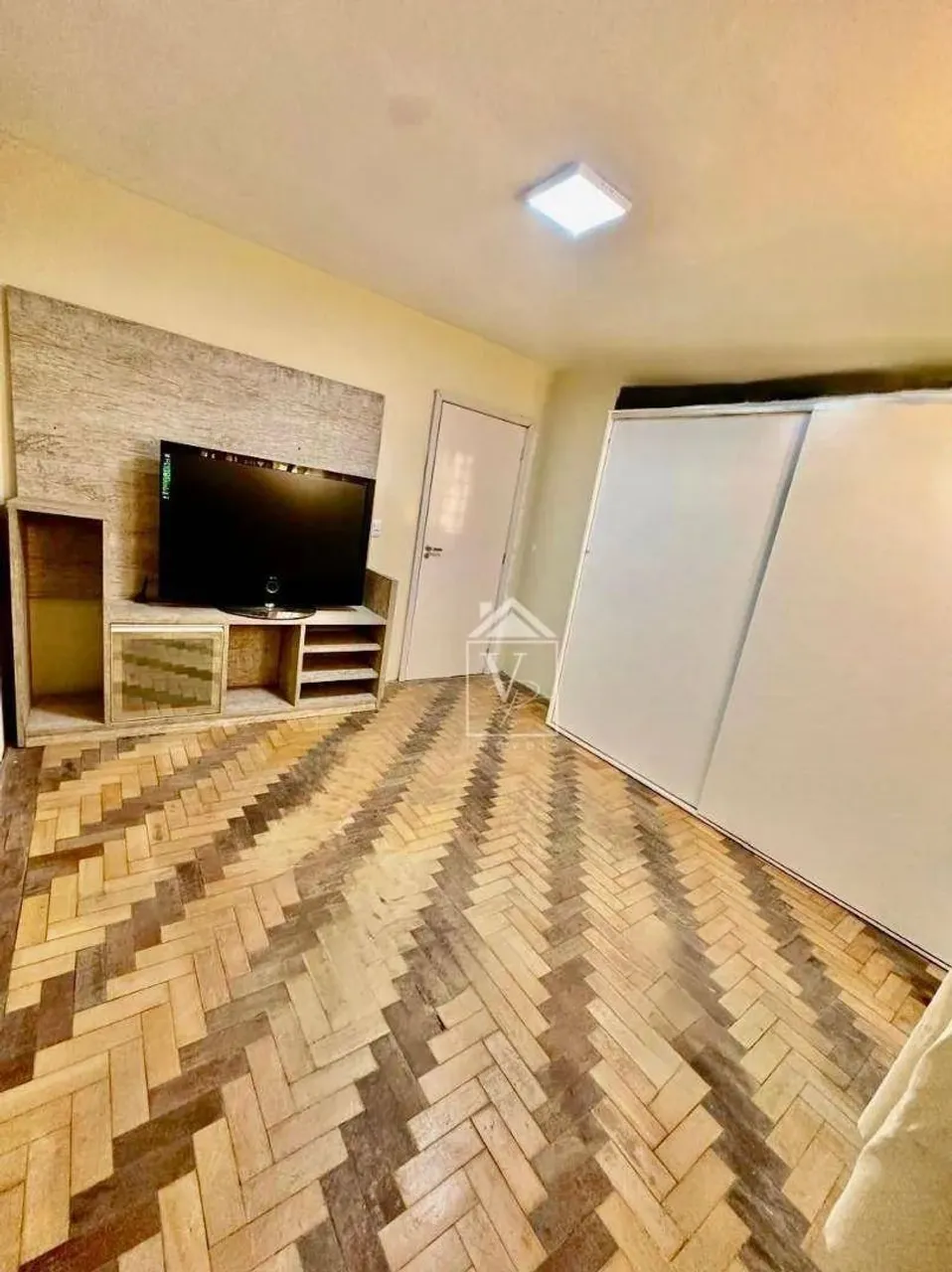 Apartamento com 2 dormitórios para alugar, 50 m² por R$ 1.950/mês - Vila Jardim - Porto Al