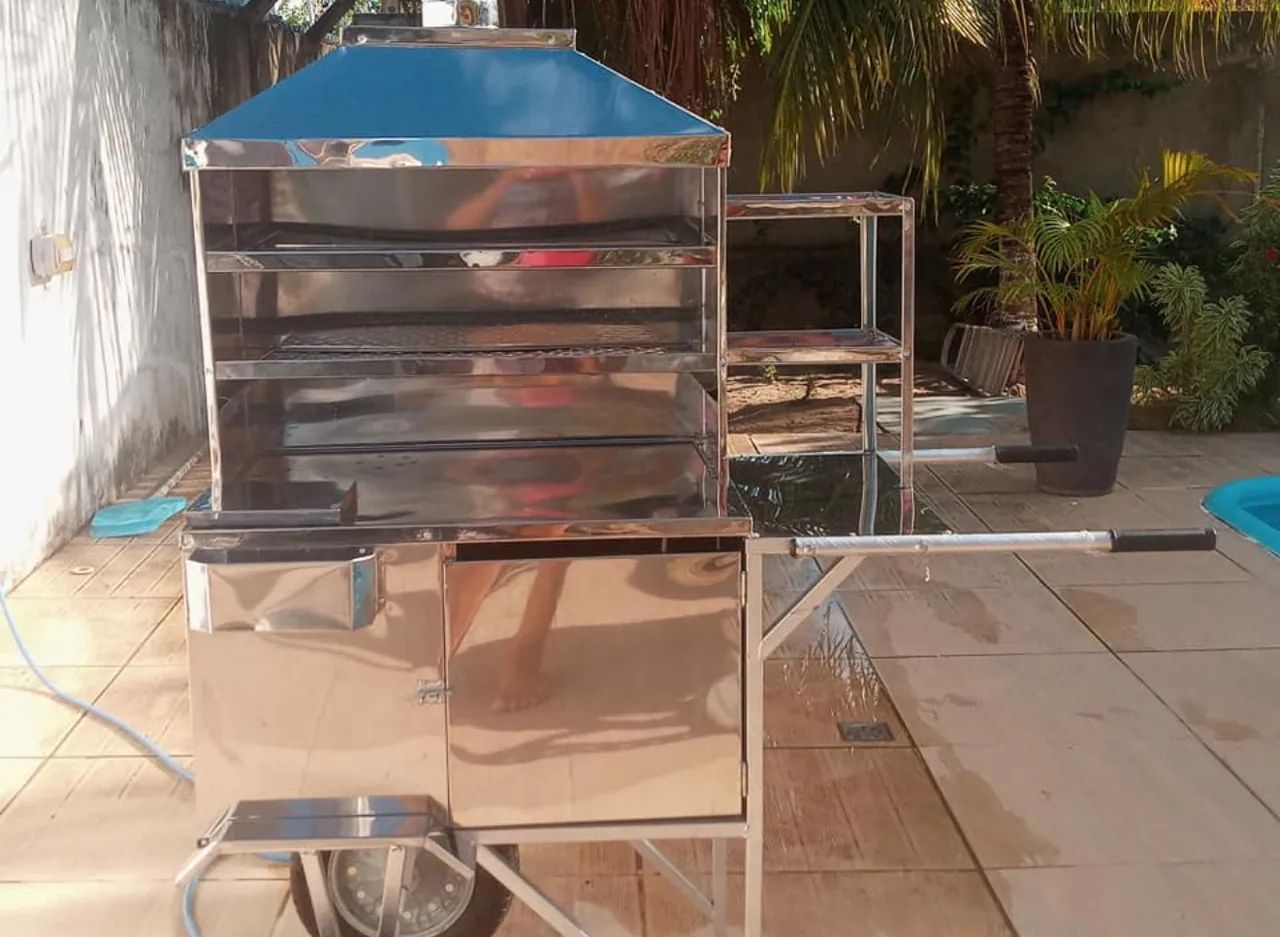 Vendo carrinho de espetinhos. 1 mês de uso.. tenho nota fiscal tudo certinho.  - Foto 2