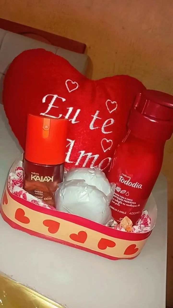 KIT PARA PRESENTEAR COM PRODUTOS DIVERSOS