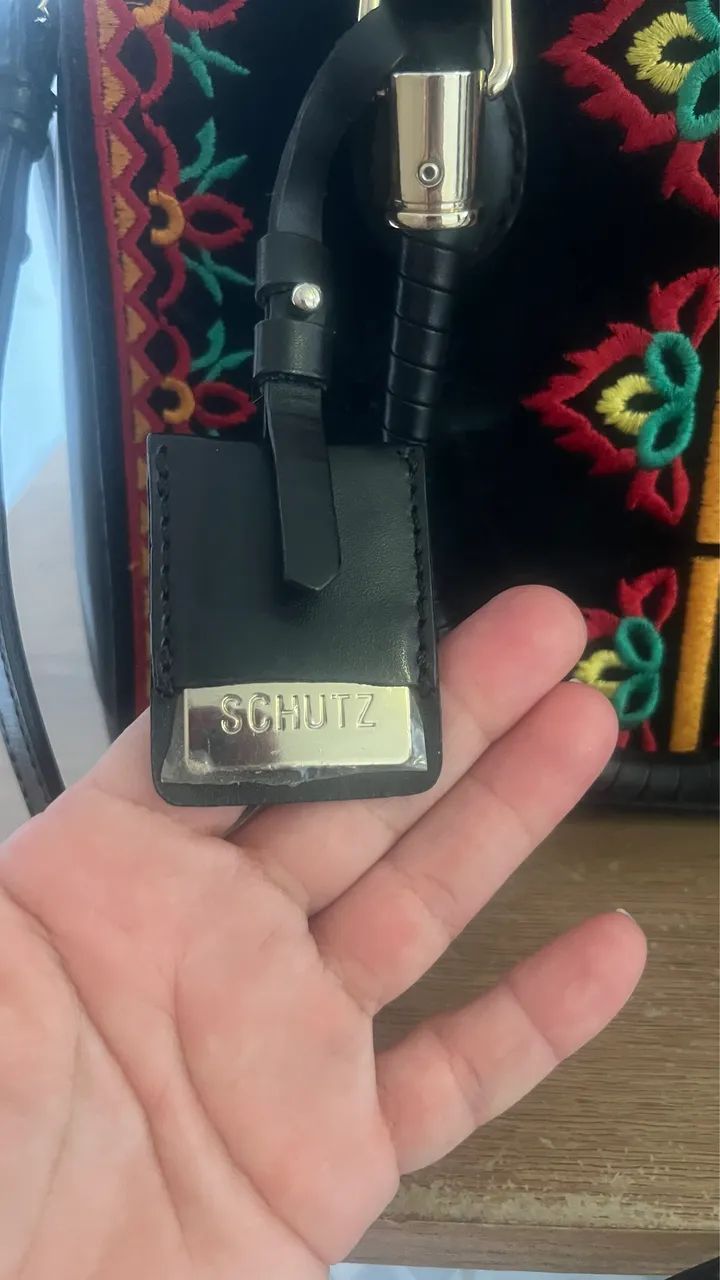 Bolsa Lorena adição limitada bordada da Schutz  - Foto 4