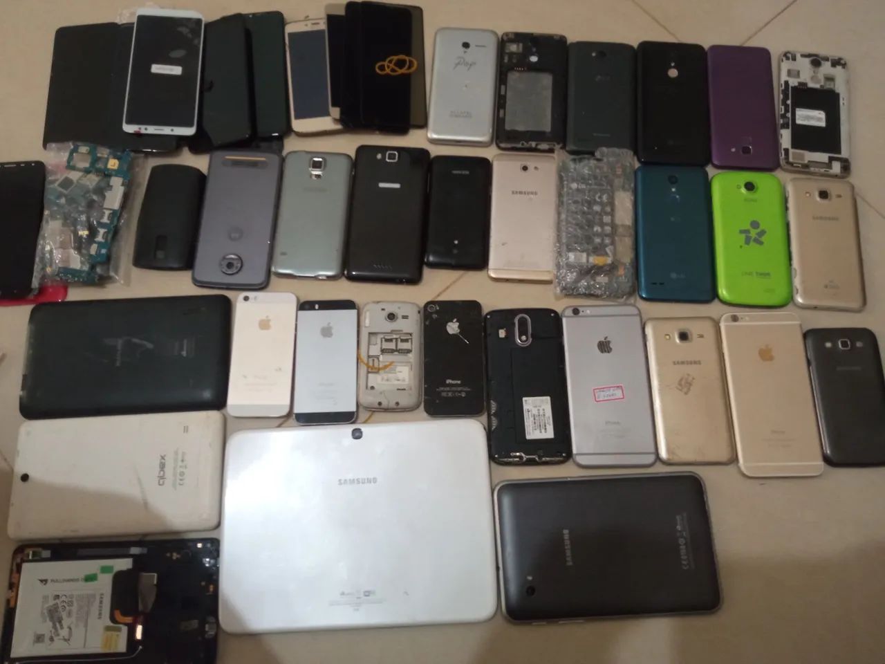 Peças de Celular - Diversas Marcas (25 carcaças de celulares) - Foto 5