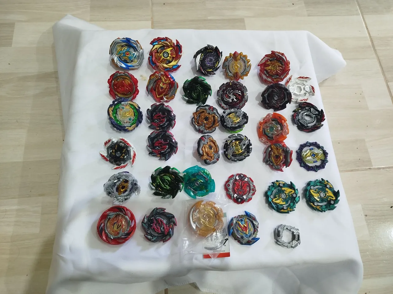 Beyblade burst - Coleção Completa Takara Tomy