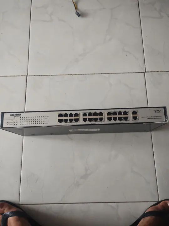 Switch Intelbras 24 portas Fast Ethernet +2 portas Gigabit  - Foto 2
