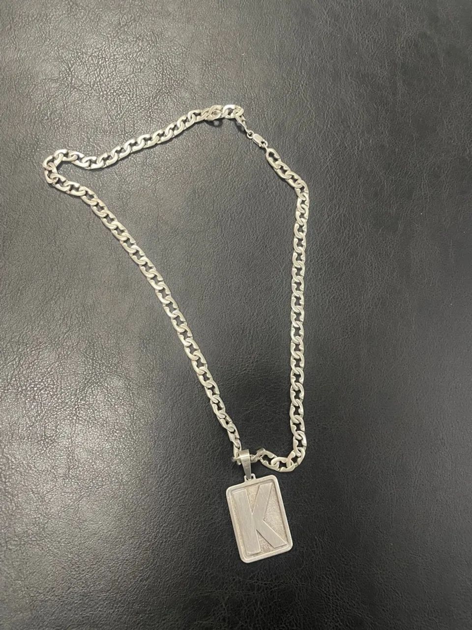 Cordão de prata com pingente letra K - Foto 4