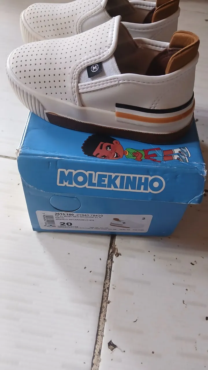 Tênis Molekinho branco com detalhes caramelo - Novo!