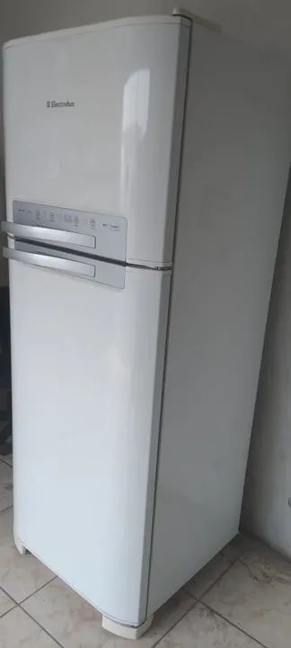 Vendo Geladeira Electrolux Duplex Frost Free Funcionando Perfeitamente Faço Entrega Agora  - Foto 3