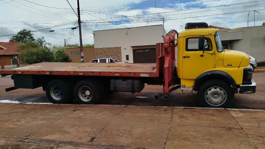 Caminhão Mercedes Benz 1113 - Munck Garrafinha