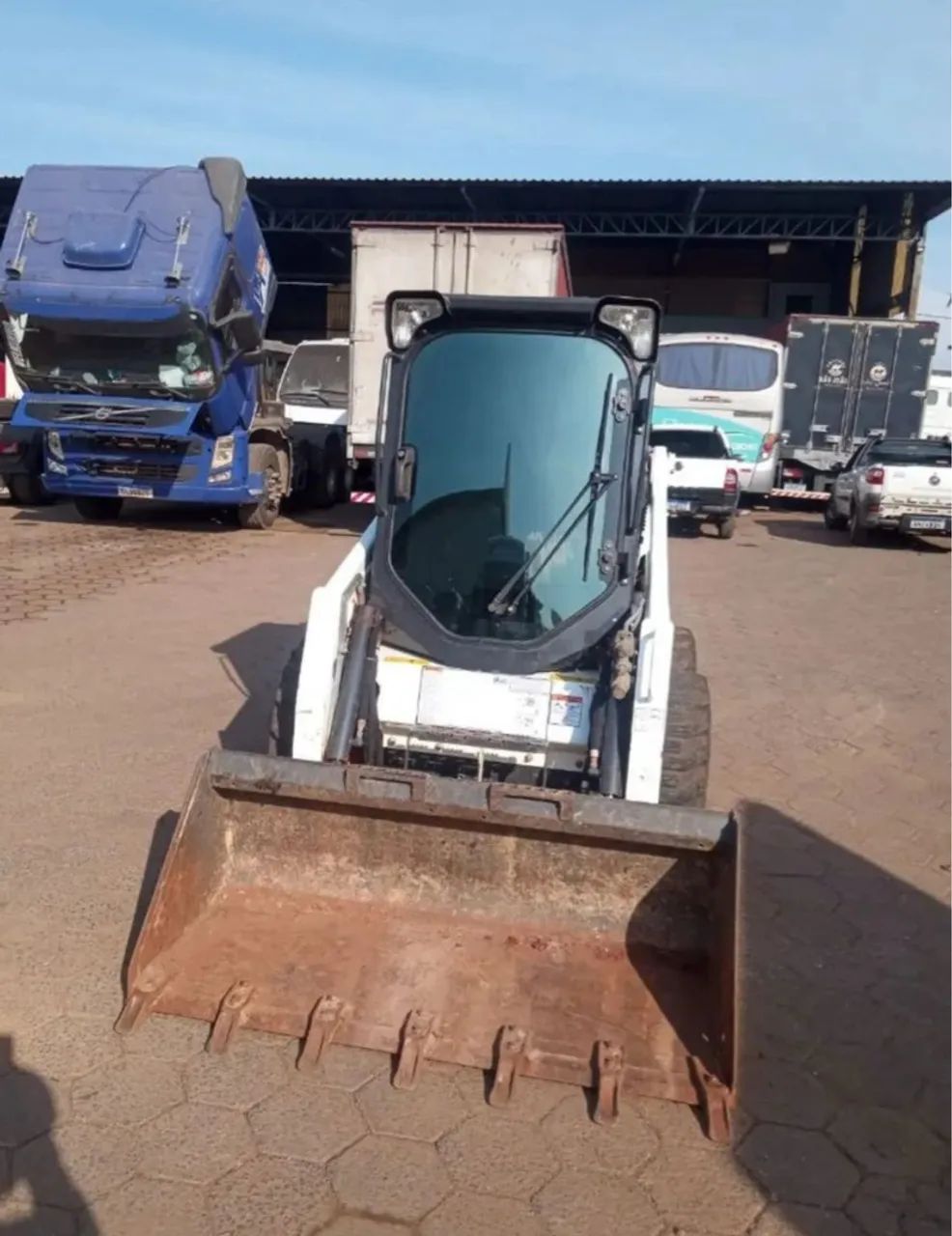 Minicarregadeira Bobcat S450 ano 2022 com apenas 970 horas, ar condicionado, em SP - Foto 4