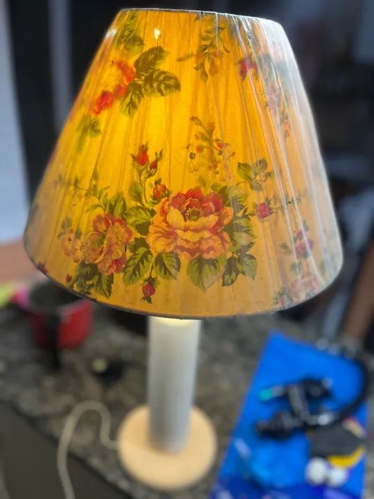 Abajur Vintage com Flores