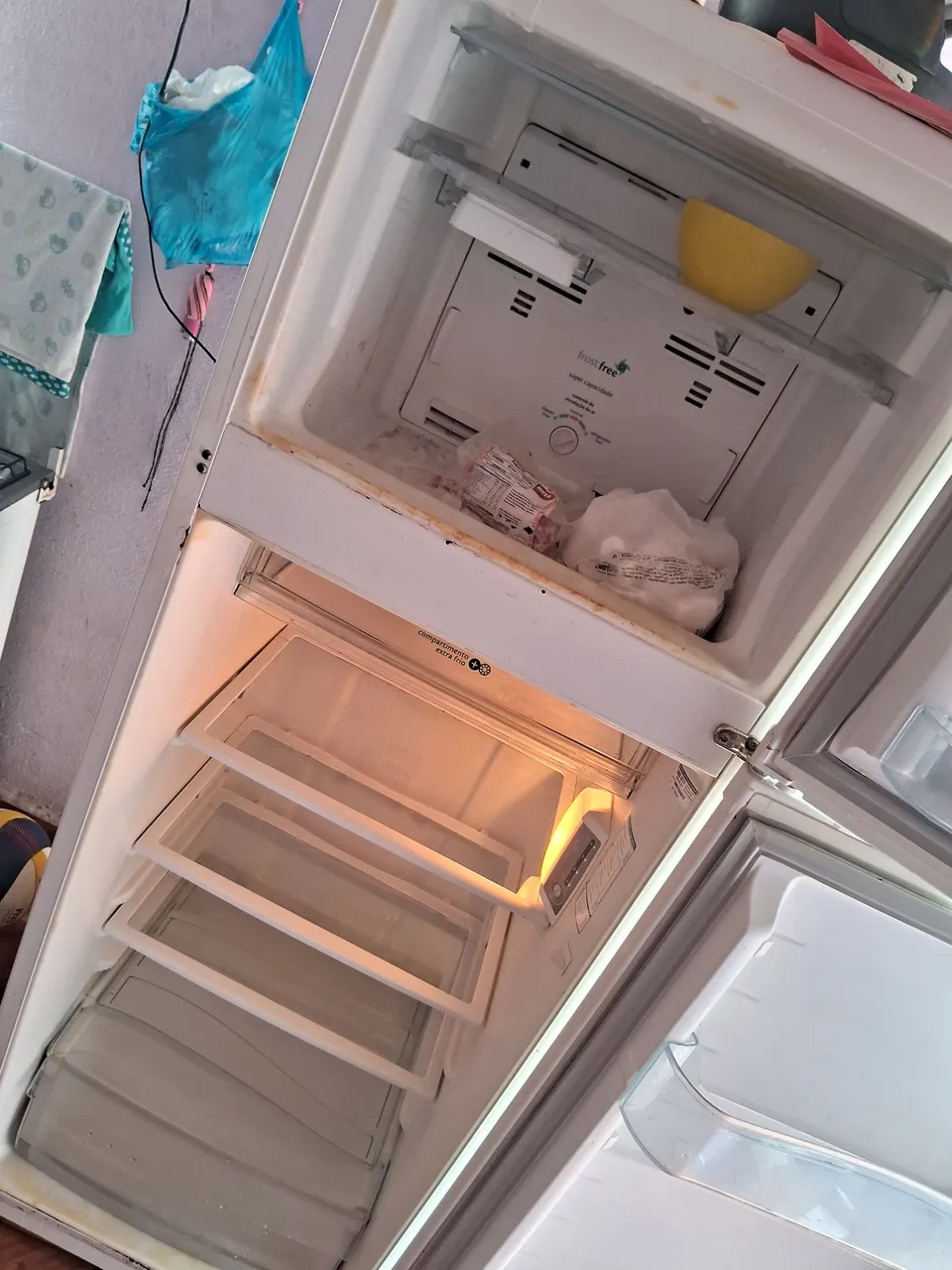 Geladeira Frost Free em ótimo estado