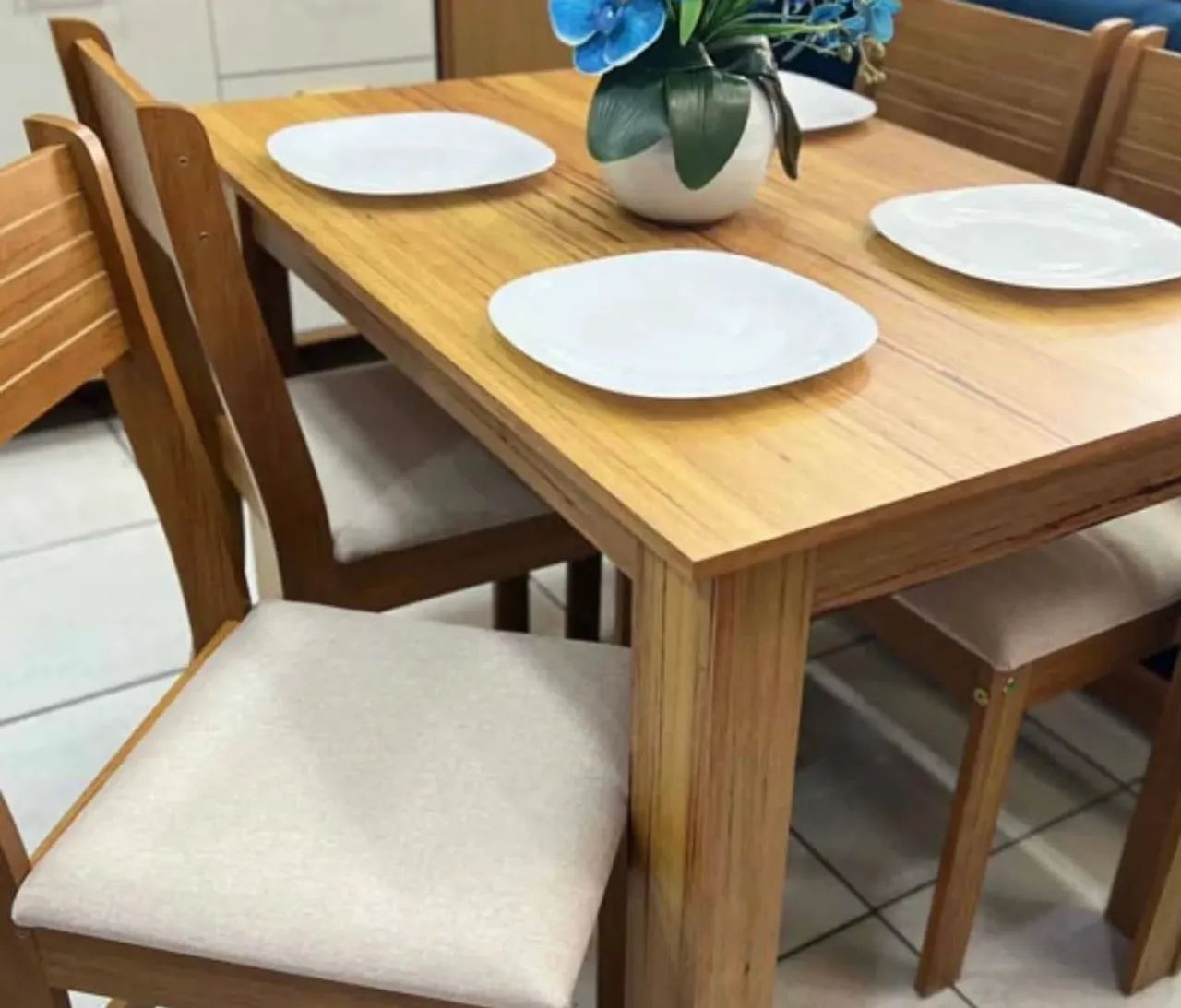 Mesa 4 Cadeiras Palace/Perla Mel/Veludo Marfim - Foto 2