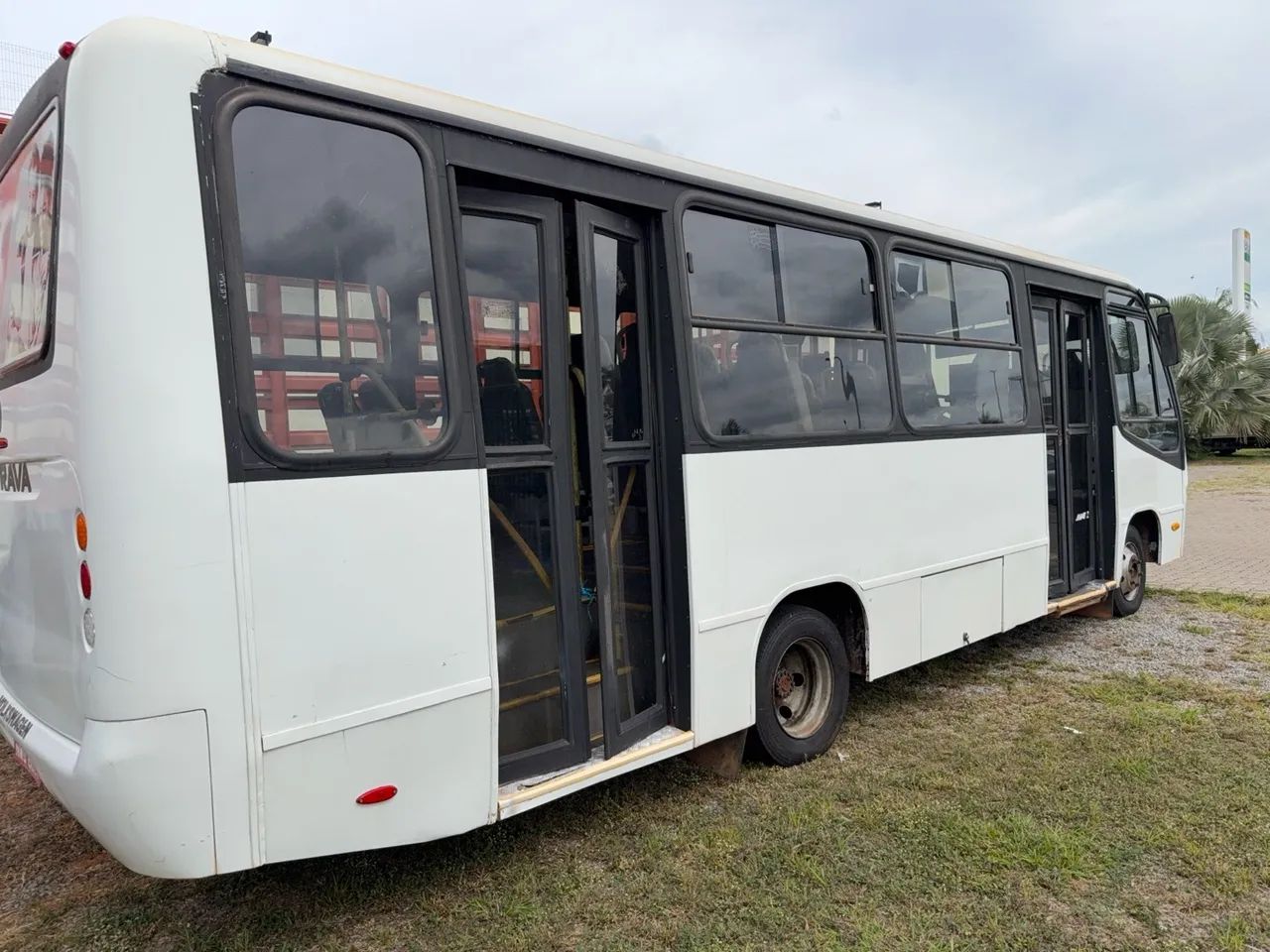 ÔNIBUS IBRAVA APOLLO 26 PASSAGEIROS DIESEL MOTOR MWM 9.150 ANO 2010 - Foto 2