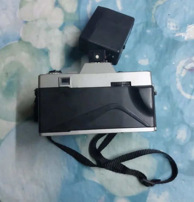 Máquina Fotográfica Yashika Antiga com Flash - NÃO FUNCIONA - NO ESTADO - Foto 2