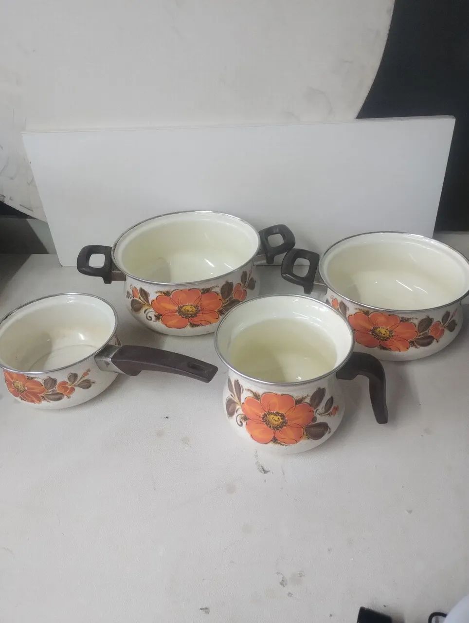 Conjunto de panelas vintage floral