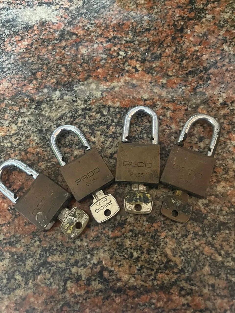 Cadeado pado L35 usado