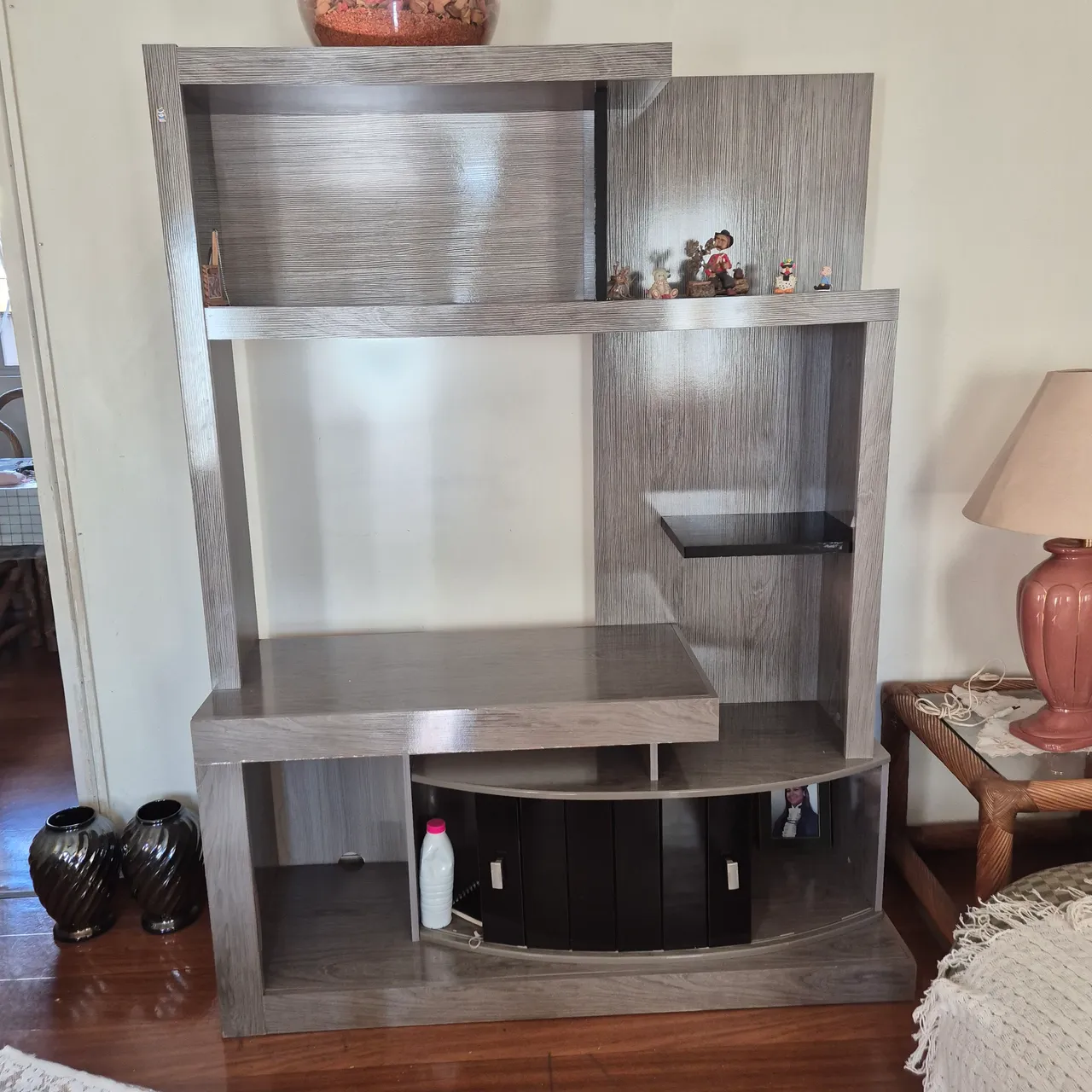 Rack/Estante de TV Moderno Cinza