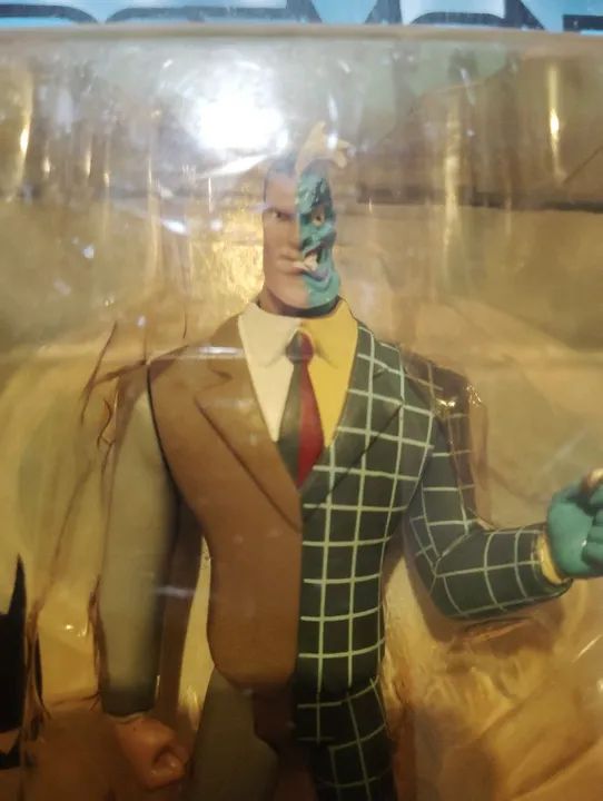 Boneco Two-Face Batman - Coleção65562850233219122