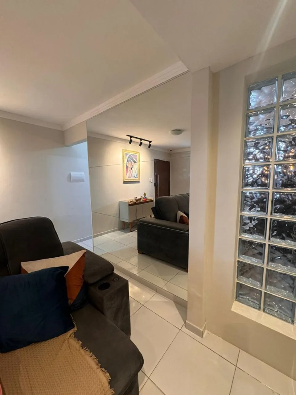 Casa pxm a principal do Geisel, espaçosa e com projetados