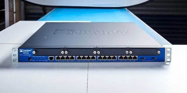 Firewall Juniper Networks SRX240 Gateway de serviços de 16 portas  - Foto 2