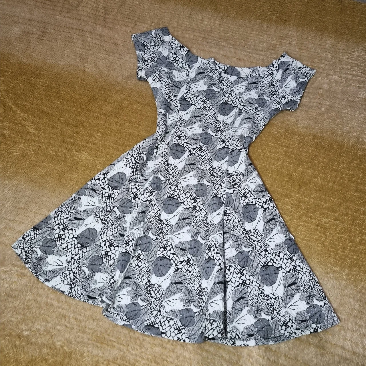 vestido rodado P&B