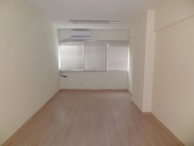 Sala comercial com 34m²