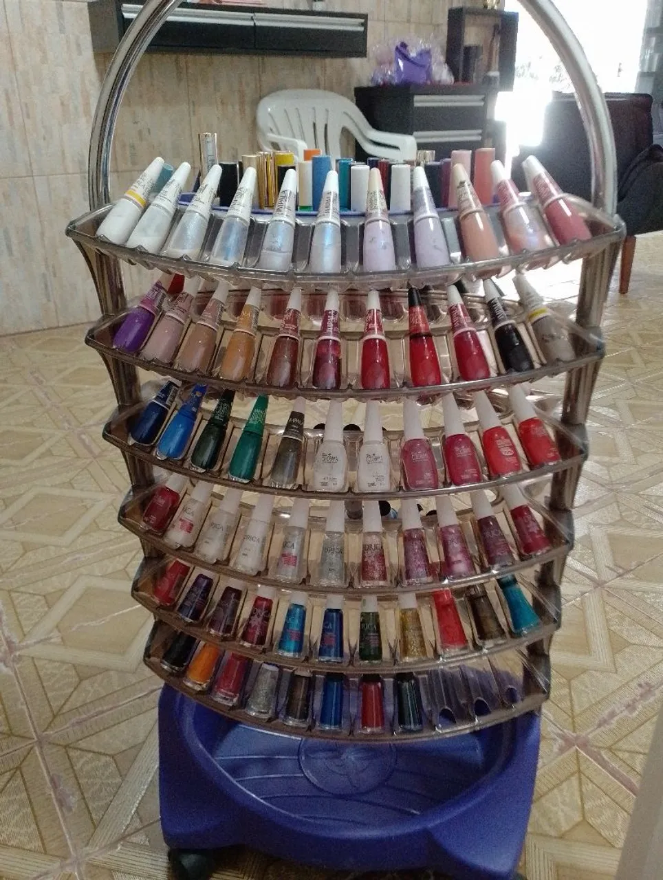 Carrinho Expositor de Esmaltes - Organização e Praticidade