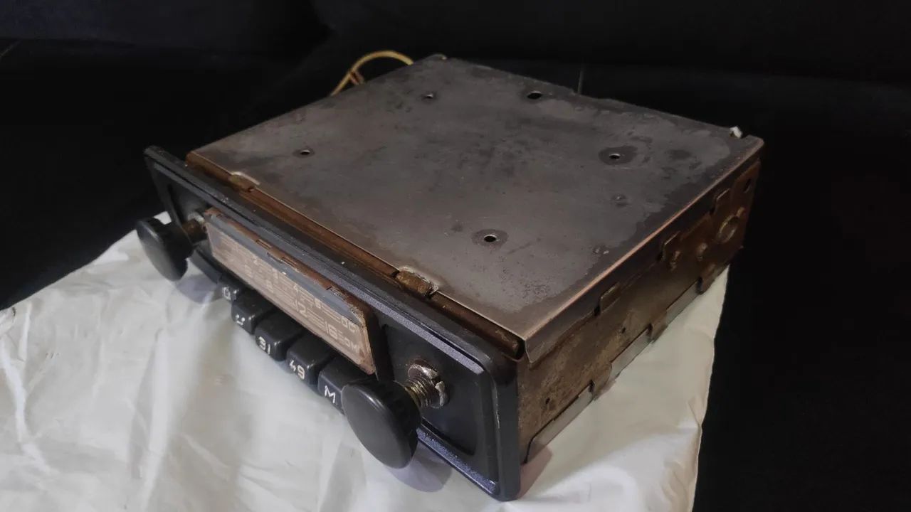 Rádio Vintage Blaupunkt ano 70 no estado três faixas AM - Foto 3