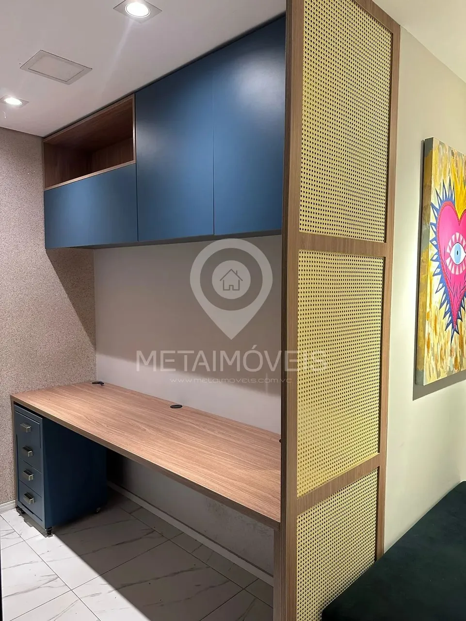 Sala comercial de 35m² para locação totalmente mobiliada, a uma rua das AV. KENNED E DOM S