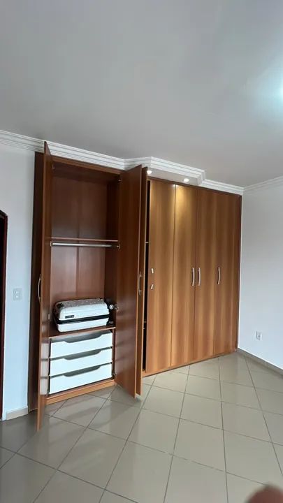 Guarda roupa 7 portas 