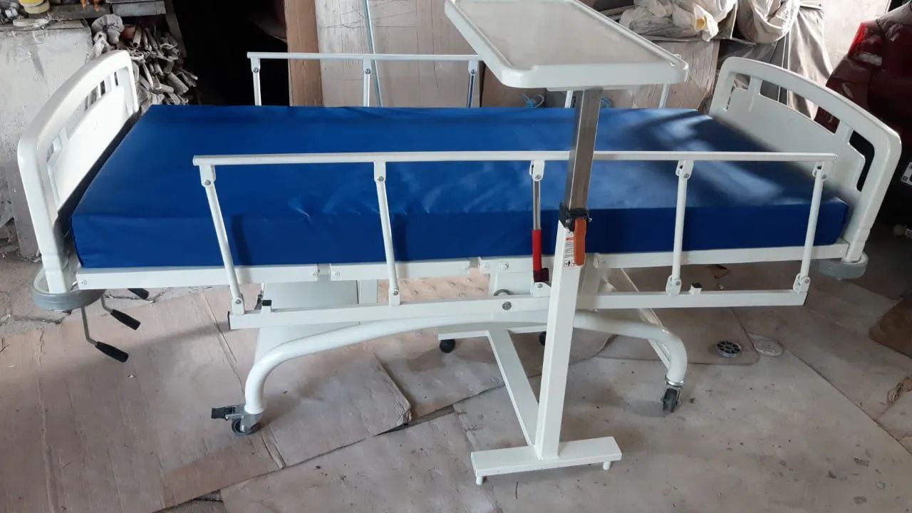 Cama Hospitalar 3 posições,com colchão azul,1999 reais.impecavel.