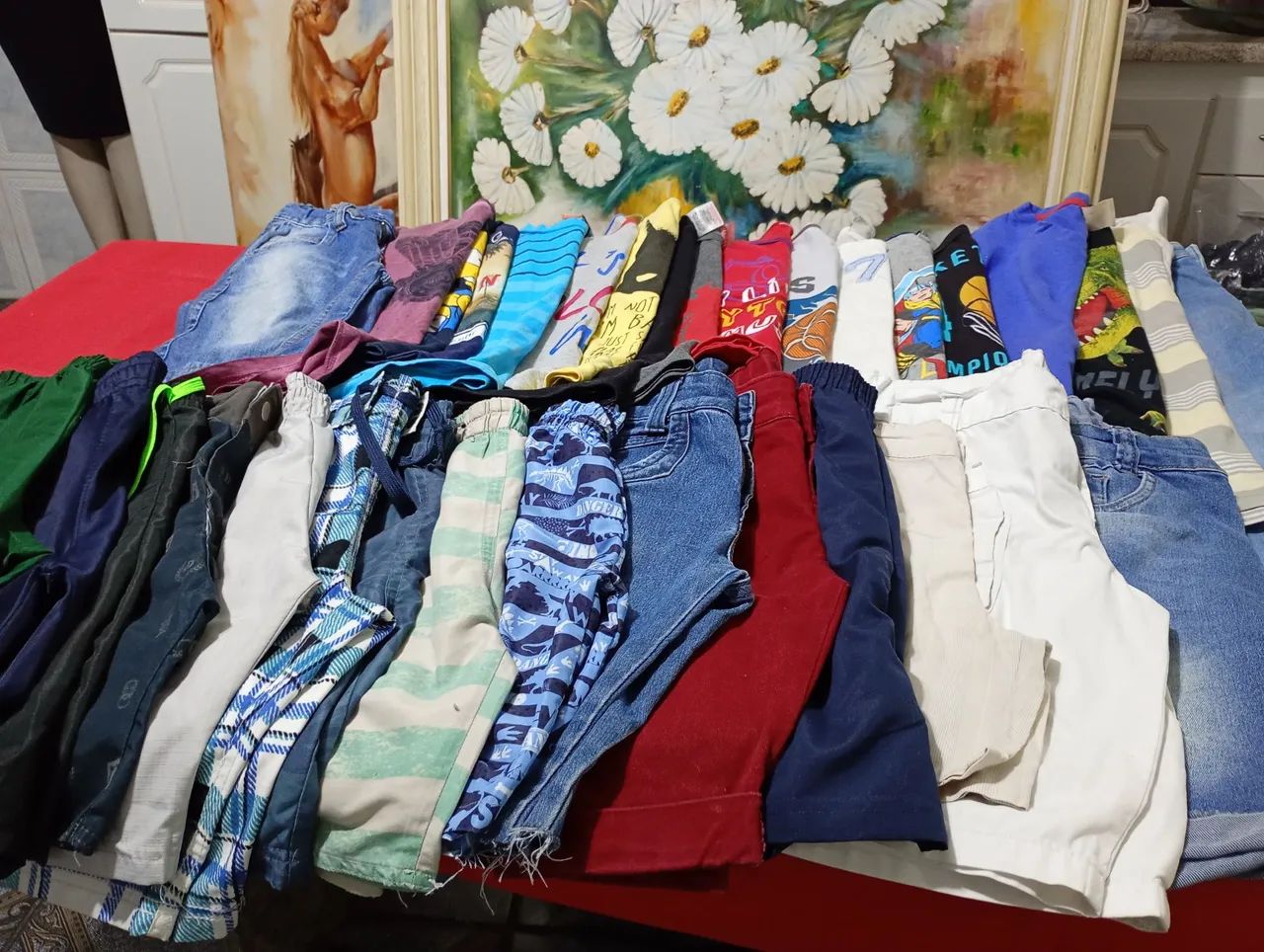 Roupa infantil  Tam 6 e 8  lote com 43 peça  tem alguma peça com avaria 