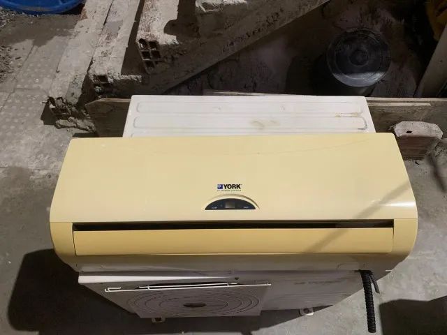 AR CONDICIONADO 12K BTUS