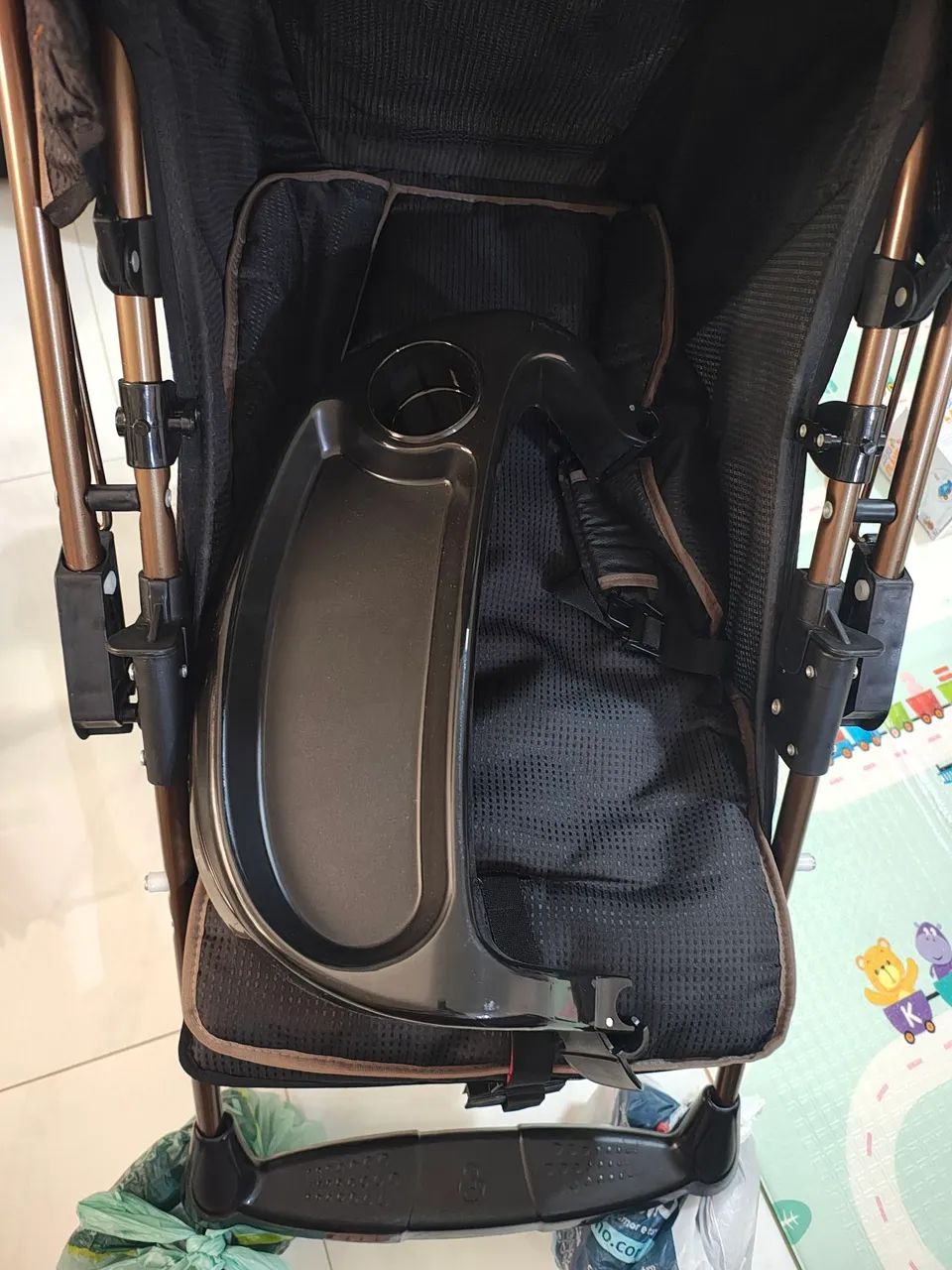 Carrinho de passeio e bebê conforto Galzerano novíssimo  - Foto 4