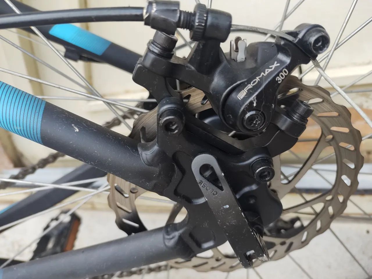 Bicicleta ROCKRIDER ARO 29  - Foto 3