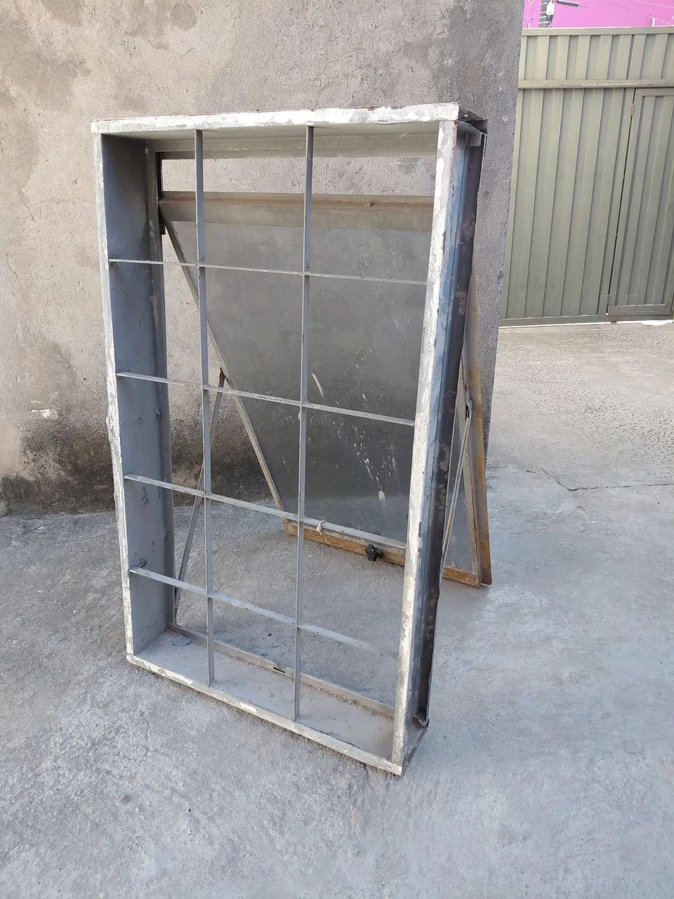JANELA MAXIM-AR EM AÇO 100X60X7CM COM GRADE LUCASA (JÁ COM VIDRO) USADA E SEM AVARIA - Foto 4