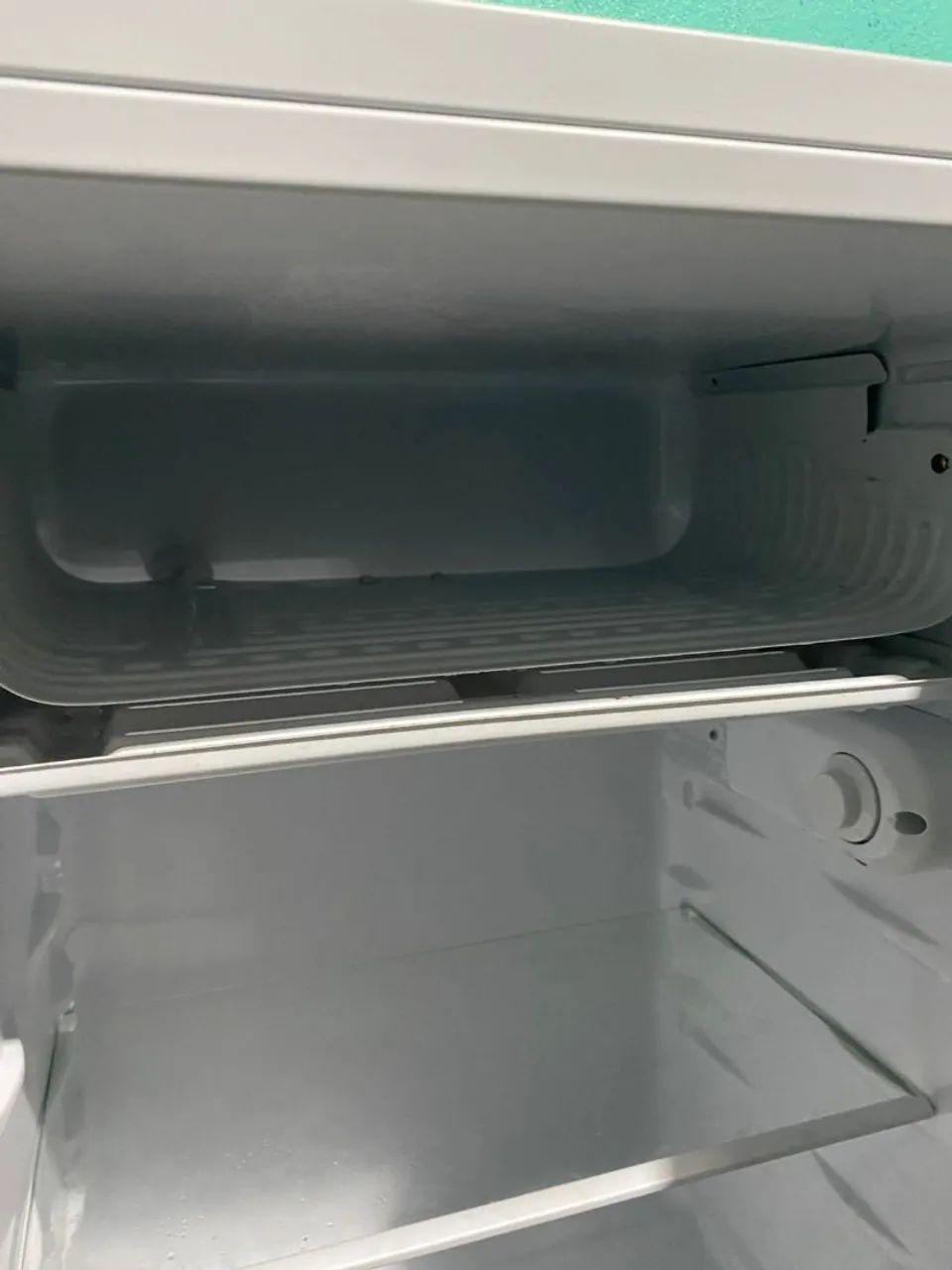 Frigobar Philco 93litros 127v - Foto 6