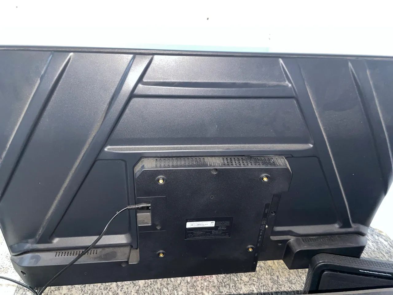 Vendo televisão Britânia roku, 40 polegadas - Foto 3
