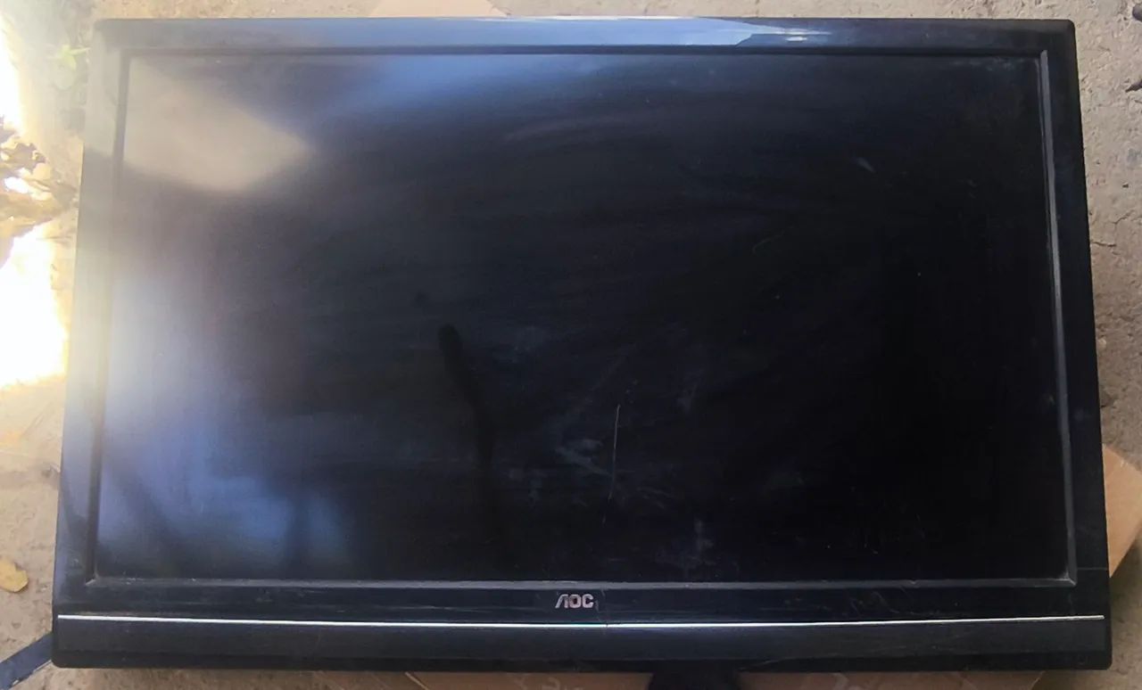 TV AOC 42 polegadas para peças, problema não grave