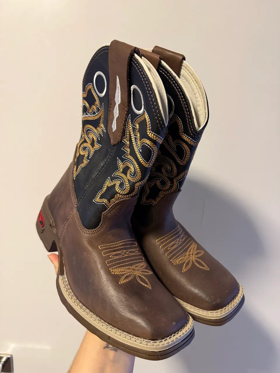 Bota Cowntry