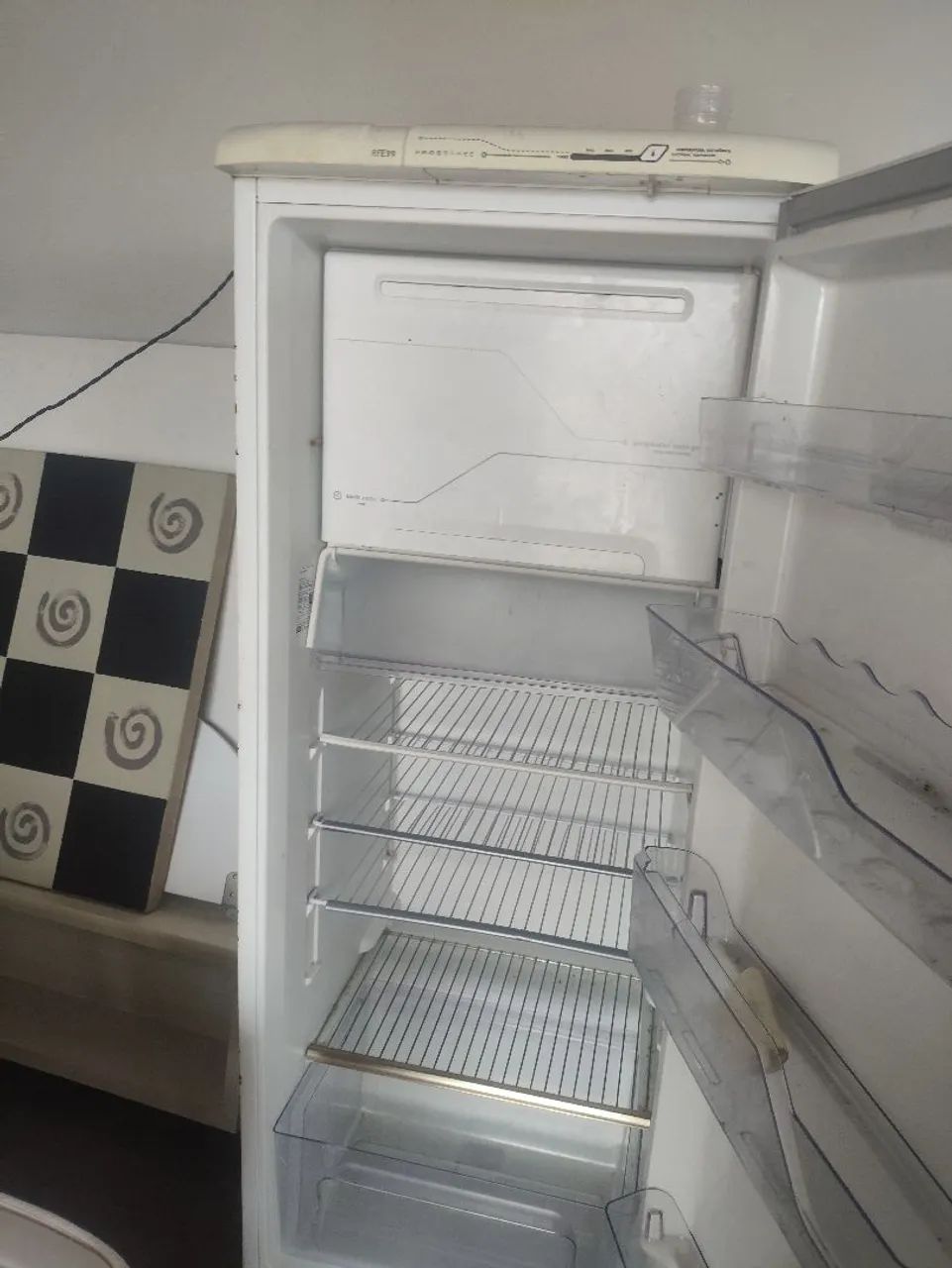 Geladeira Electrolux Frost Free 240L - Foto 2