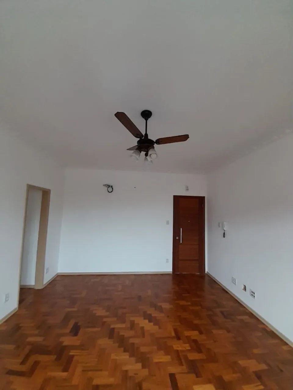 Casa de vila com 2 quartos + dependência e garagem reformada no Méier - Foto 5