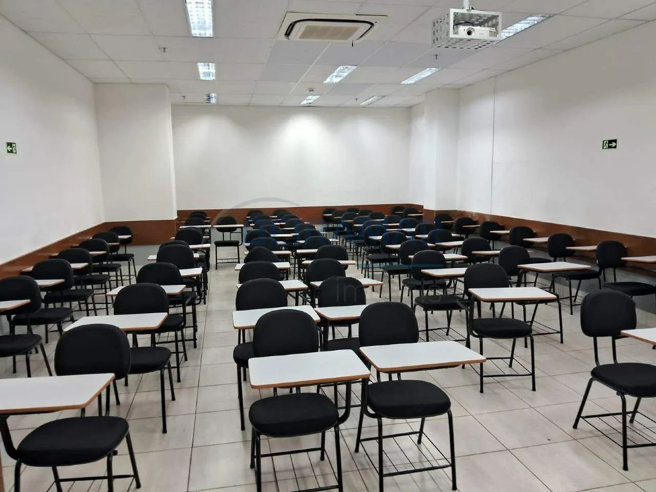 Locação de Salas de Aula Equipadas na SCN Quadra 6 - Foto 3