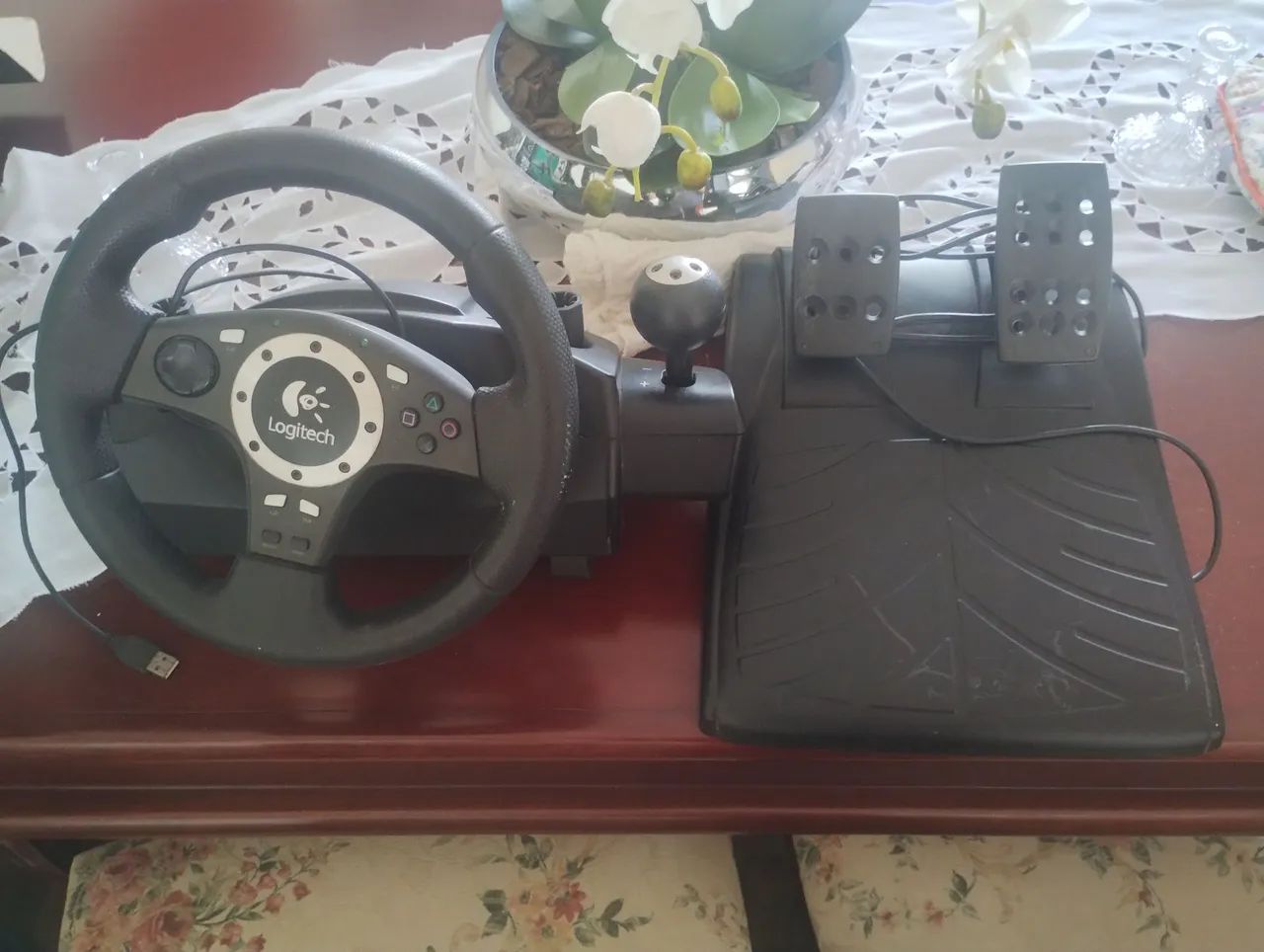 Aparelho auxiliar p/PS3 - Driving Force Pro Logitech - Foto 3
