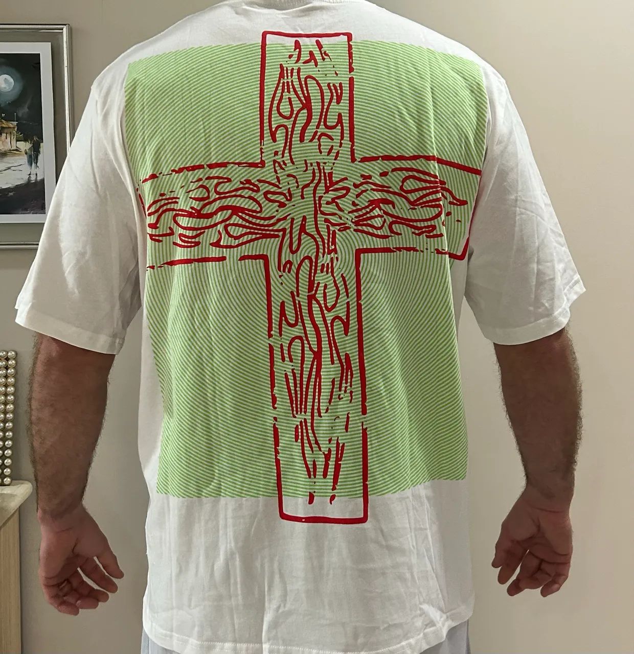 camiseta branca da Hellstar com uma estampa gráfica de Jesus - Foto 5