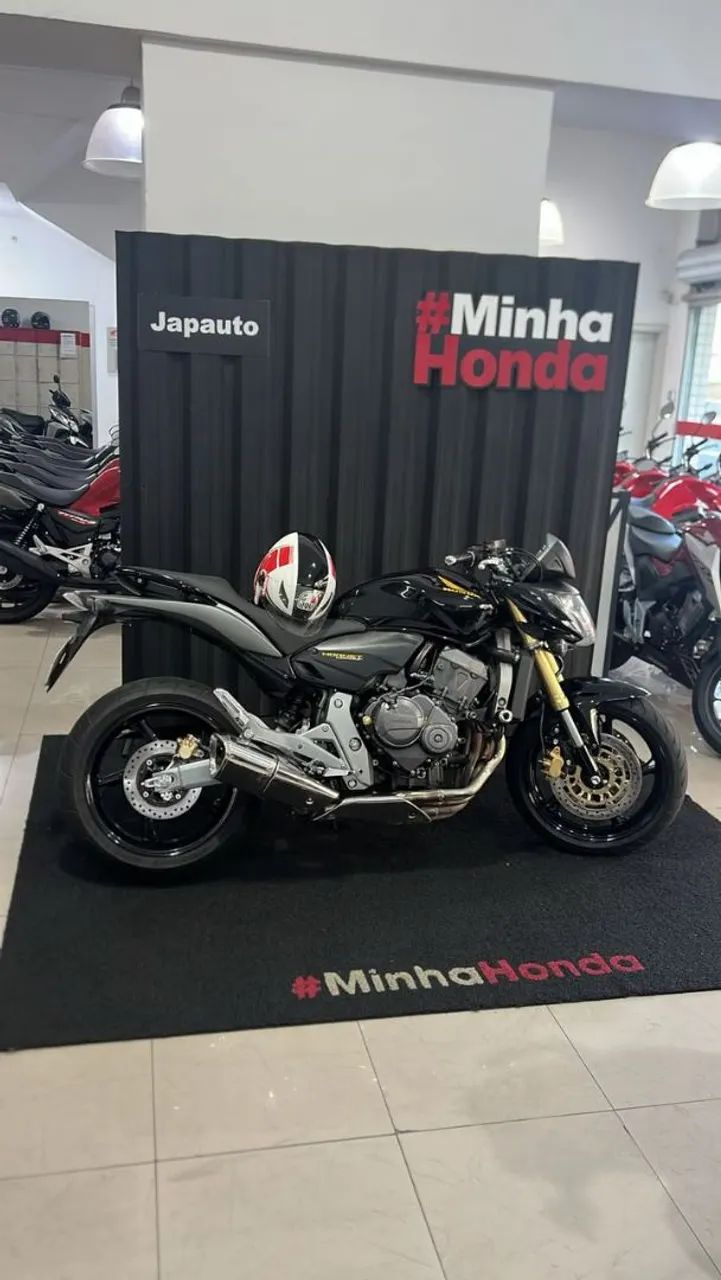 Hornet preta 2008